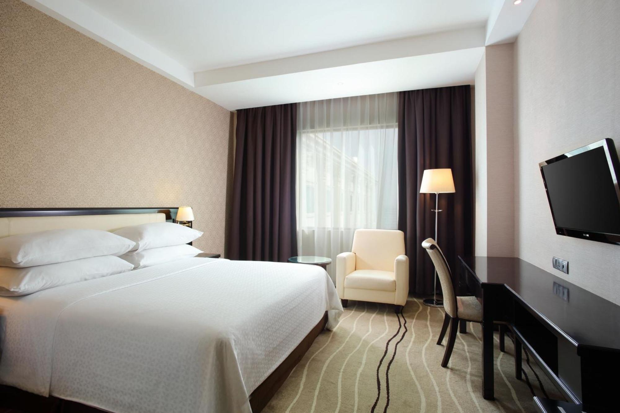 Four Points By Sheraton Медан Екстериор снимка