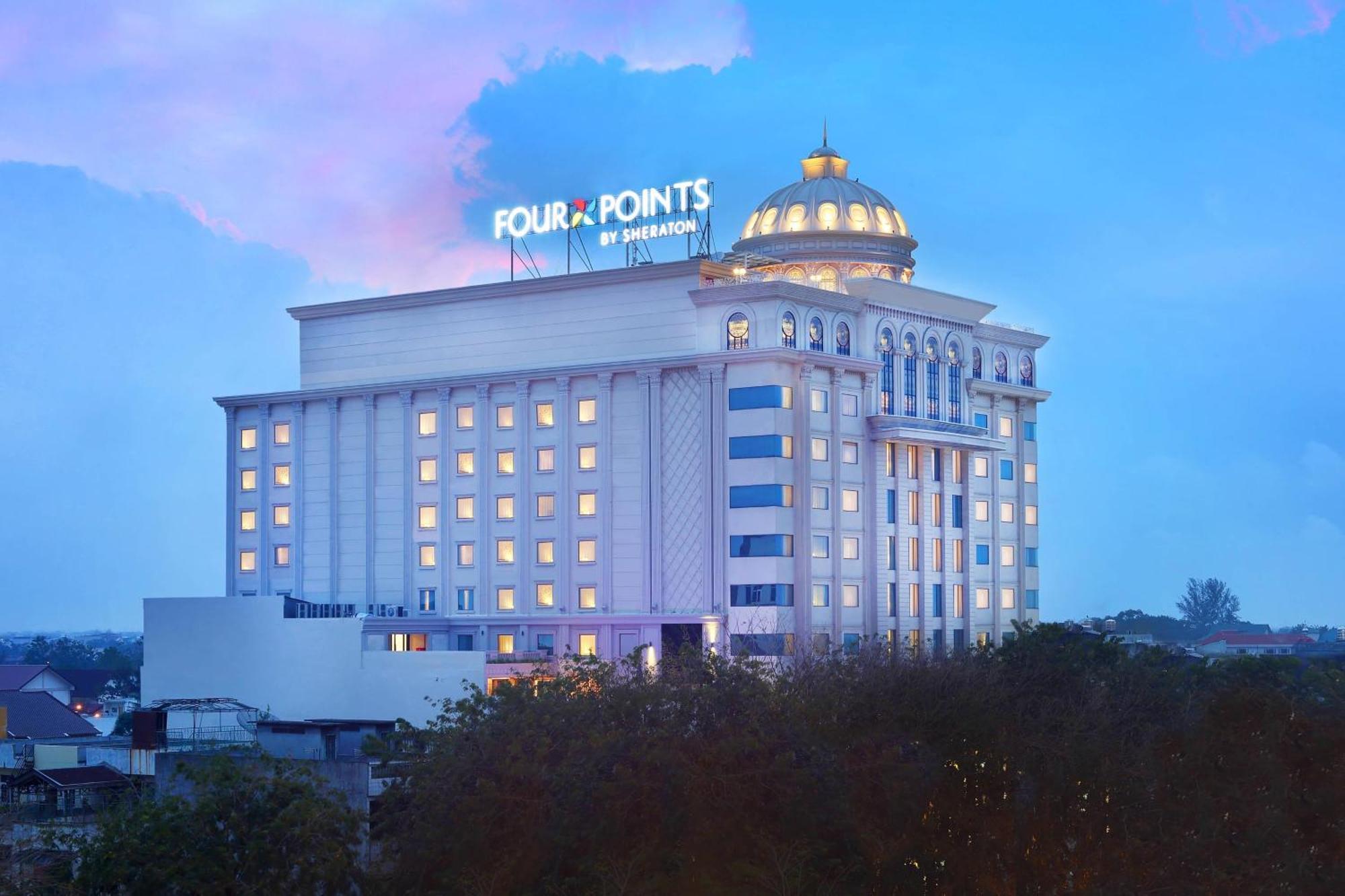 Four Points By Sheraton Медан Екстериор снимка