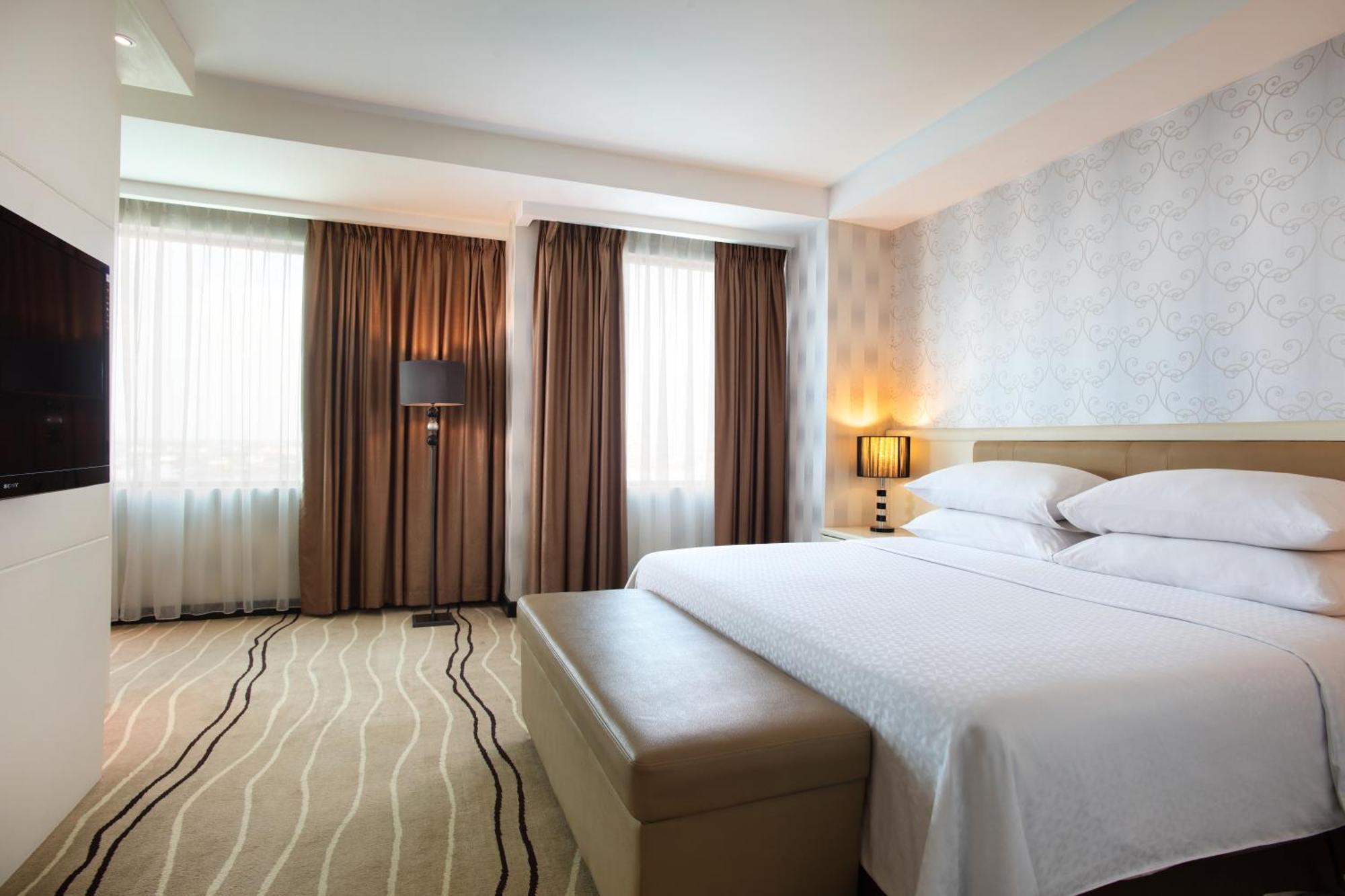Four Points By Sheraton Медан Екстериор снимка