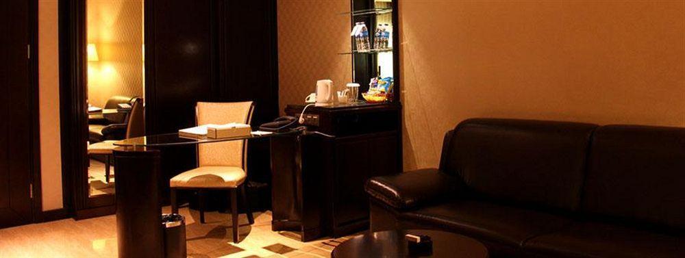 Four Points By Sheraton Медан Екстериор снимка