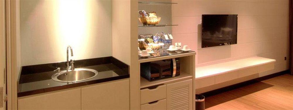 Four Points By Sheraton Медан Екстериор снимка