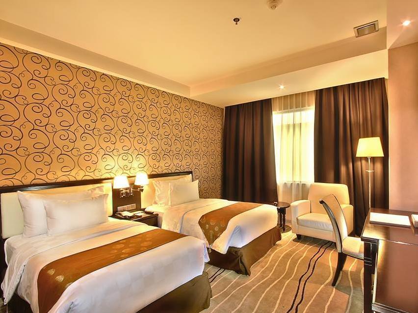 Four Points By Sheraton Медан Екстериор снимка