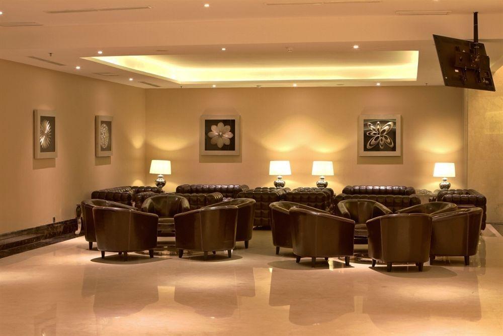 Four Points By Sheraton Медан Екстериор снимка