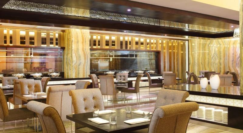 Four Points By Sheraton Медан Екстериор снимка